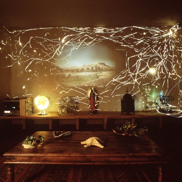 LEONE VERDE
RISTRUTTURAZIONE DI UN APPARTAMENTO A MILANO CON PAVIMENTI  MOBILI E PARETI FONOASSORBENTI IN TERRA CRUDA.
NICCHIE MOEDLLATE,FIBRE OTTICHE E CUCINA IN TERRA.
PROGETTO: BARBARA NARICI-ANDREA FACCHI
REALIZZAZIONE:www.geologika.it